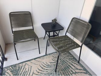 Outdoor table & 2 chairs