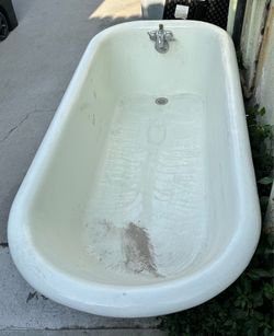 Antique Cast Iron Clawfoot Soaking Tub