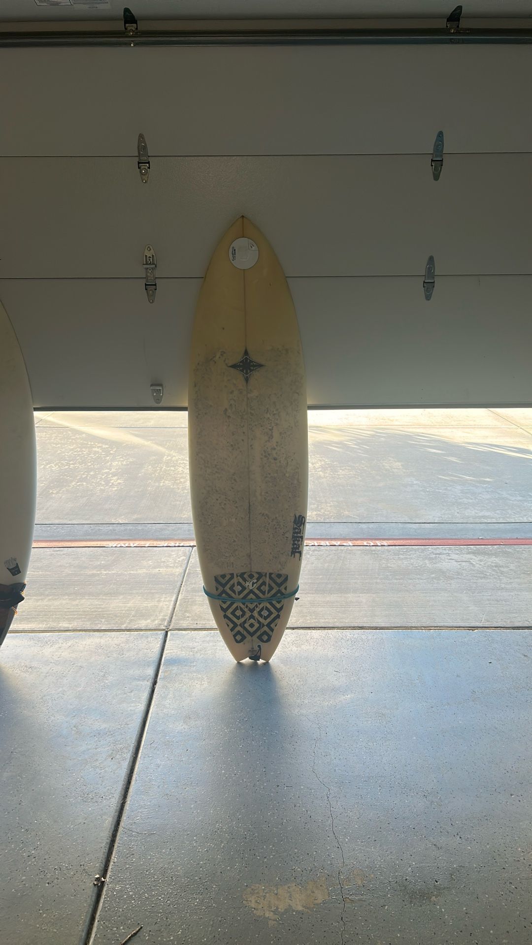 6 foot 2 Surfboard