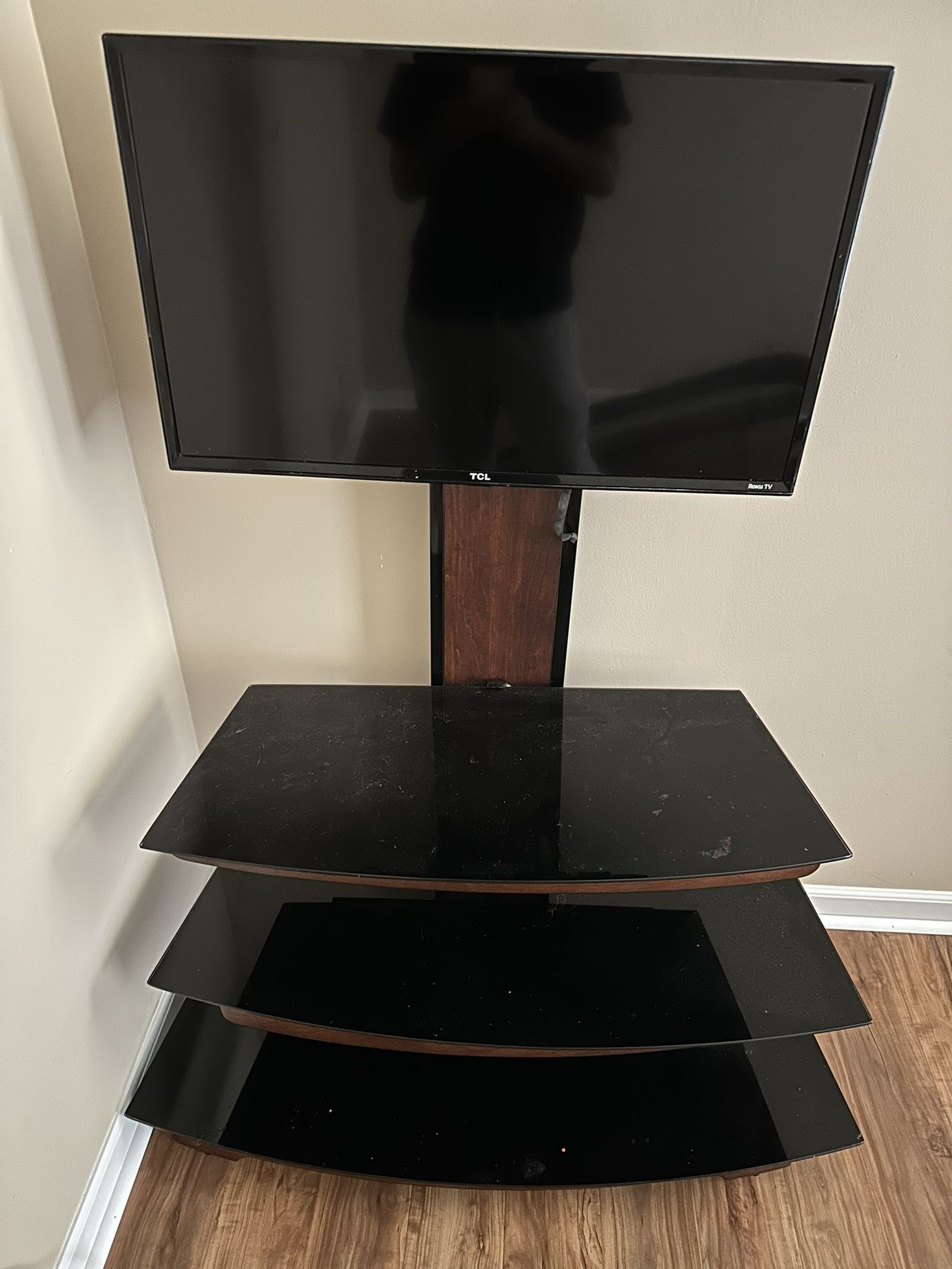 32” TCL Roku Smart Tv With Heavy Duty Glass Tv Stand Mount 