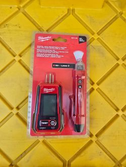 Milwaukee
Digital GFCI Receptacle Tester and Voltage Detector w/ LED