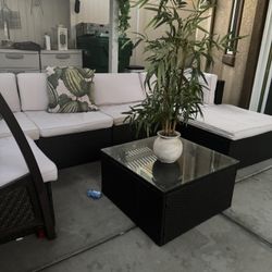 Garden session with table
