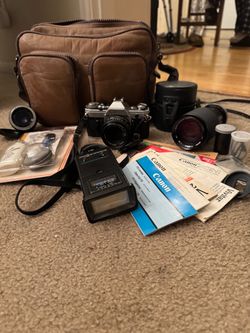 Vintage Canon AE-1 35mm SLR Camera Full Kit