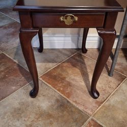 End Table. 17w X 21.5 L X 23 H