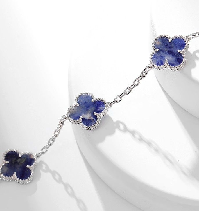 Van Cleef & Arpels Christmas Edition Peterstone Five-Flower Bracelet