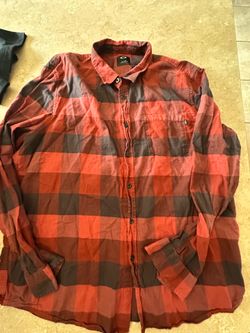 Mens Oakley flannel button ups