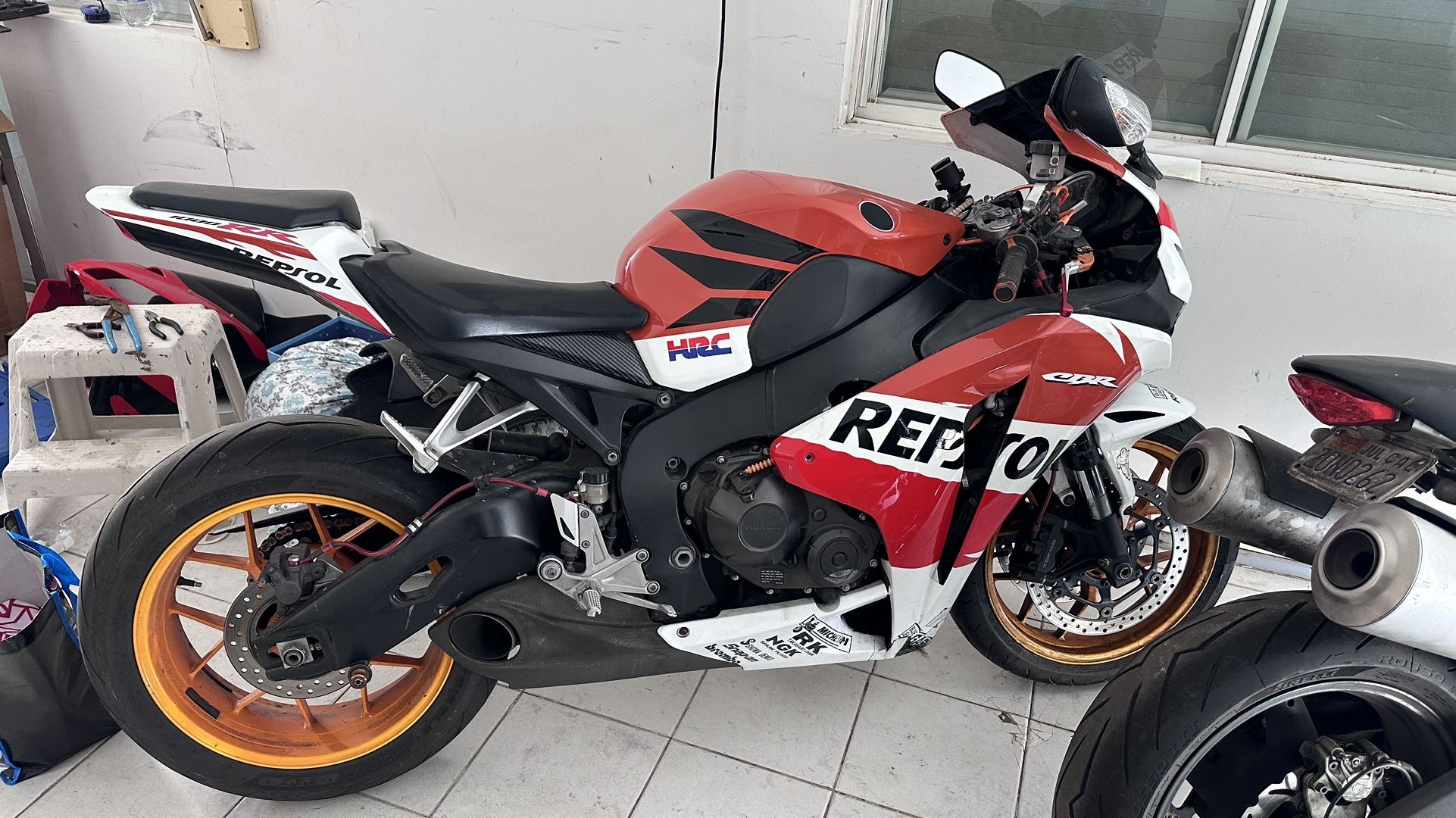 2008 / 2004 / 2011 HONDA / DUCATI 2008 CBR 1000RR FIREBLADE /                                       2004 CBR 600RR /                                               2011 MONSTER 696