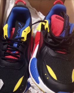 shoes  size 4 boys  still new shoes