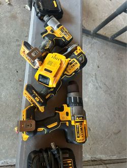 Dewalt Drill impact multitool with 2 batteries and charger