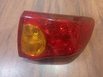 2010 Toyota Corolla Right Tail Light