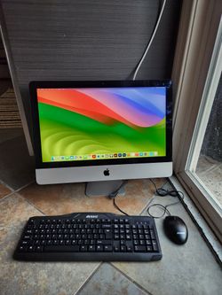 IMac 22 inch Core i5 8GB RAM 256GB SSD w/ Logic Pro, Final Cut & Adobe Keyboard Included