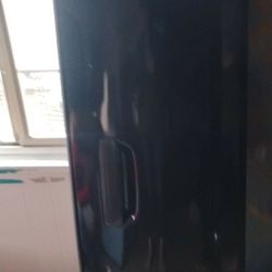 Toyota Tacoma tailgate fits 05 to 2015.