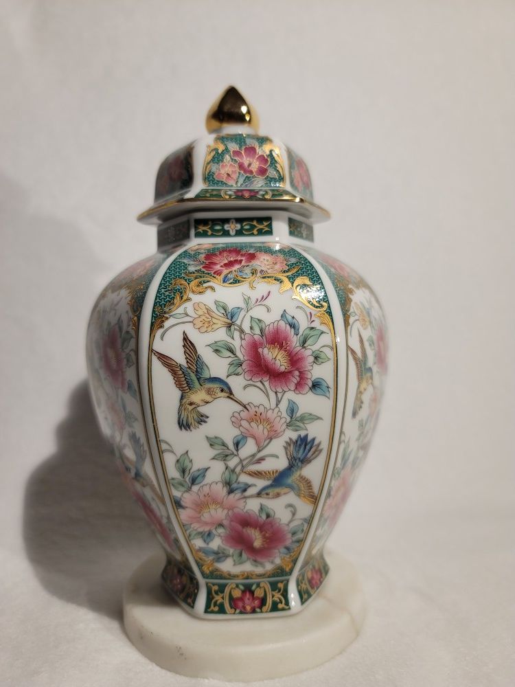 Chinese decorative jar
