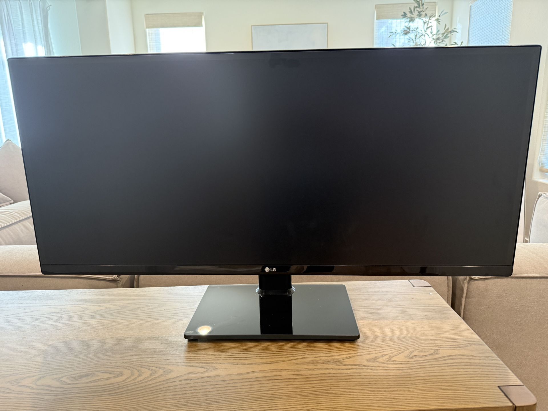 34'' Class 21:9 UltraWide™ FHD IPS LED Monitor (34'' Diagonal)