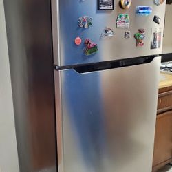 Refrigerator 