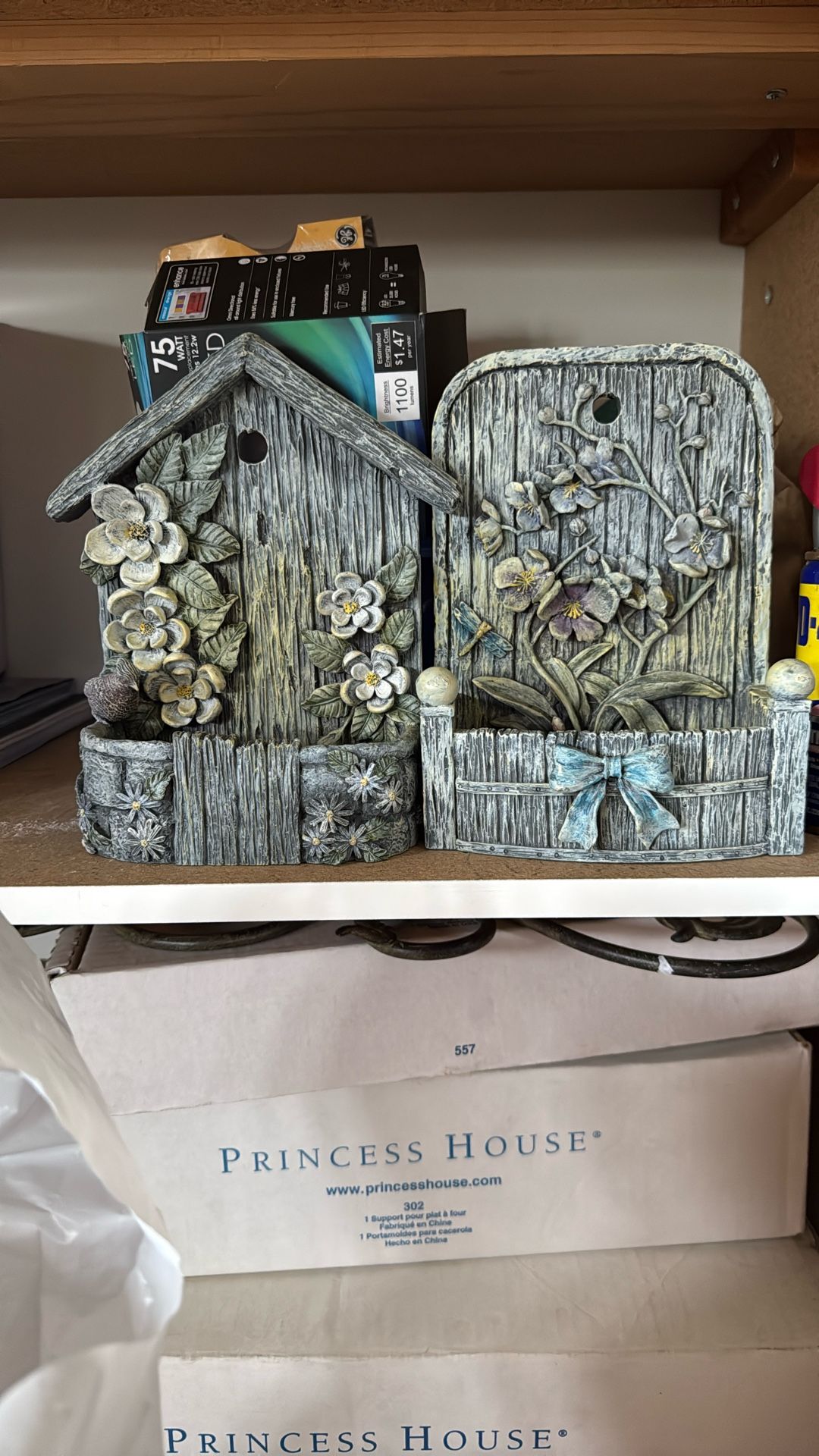2 Garden Wall Bird Feeders
