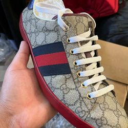 Gucci Ace GG supreme red