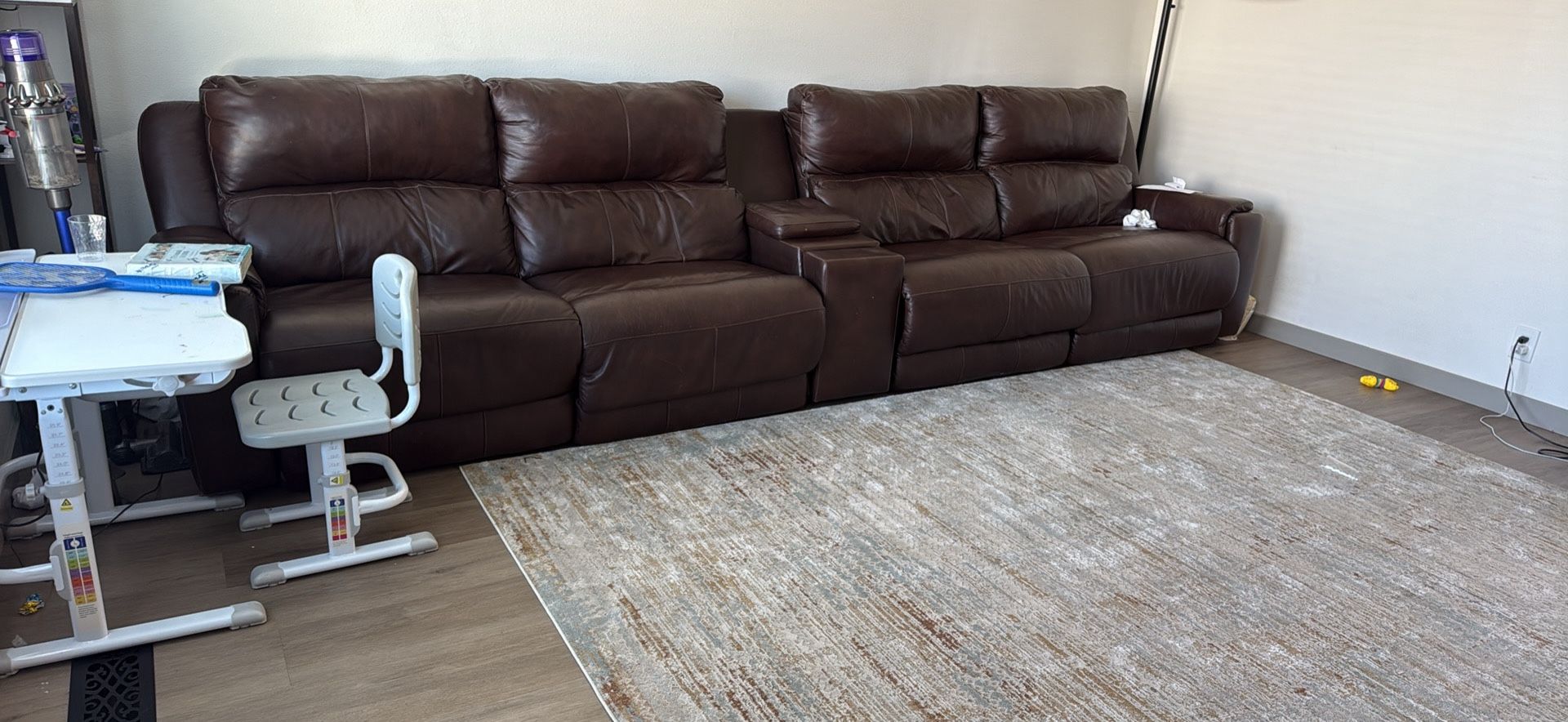 I want to sell a sofa.