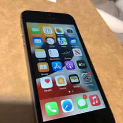 iPhone SE /16GB  All In Good Condition Unlocked 100% Battery With Cable 69$ Firm Price