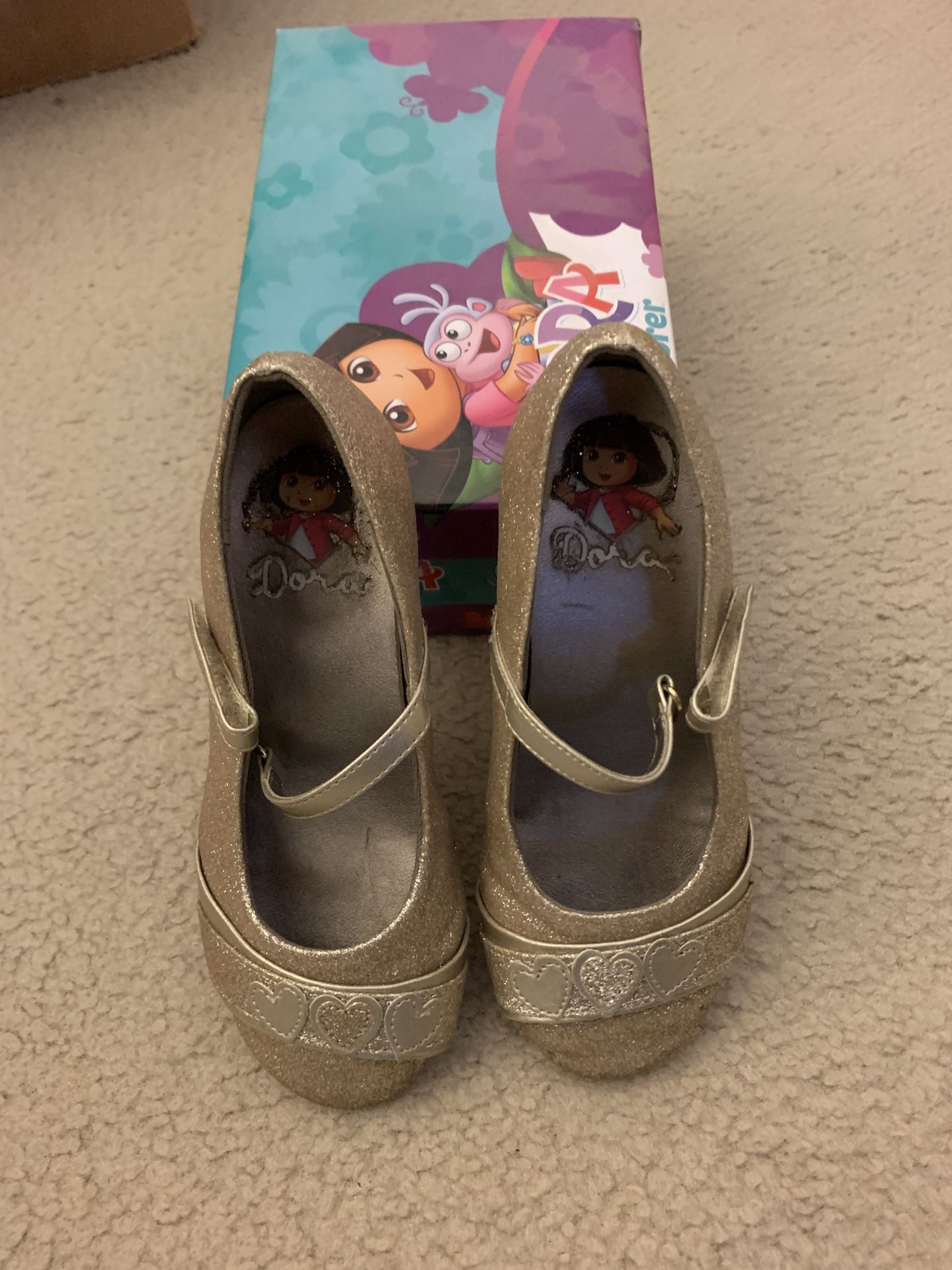 Dora the Explorer Wedge Compense Gold Dorado Kids Shoes Size 10.5 Cash only