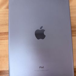 Apple iPad 5th Generation 32GB Space Gray Wifi. 