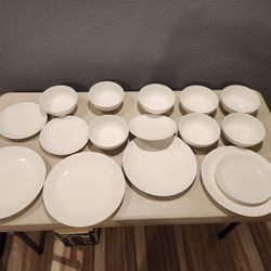  Dinnerware set color white. Dishwasher and microwave safe. Mainstays brand.