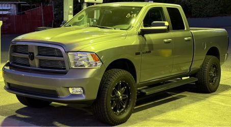 2010 dodge ram 4x4 !!!