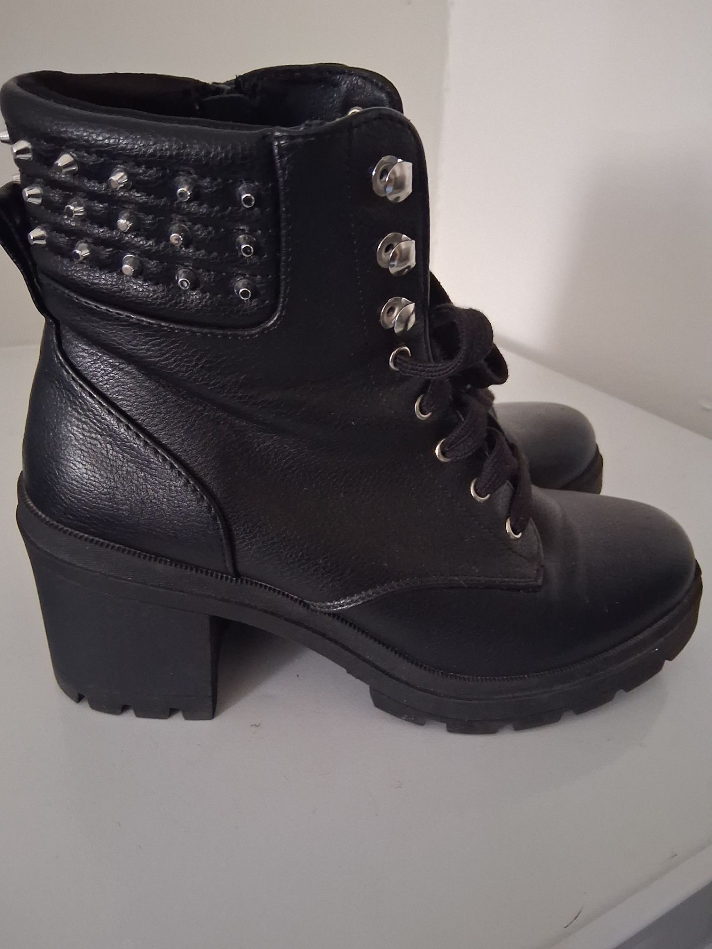 Black boots SIZE 10