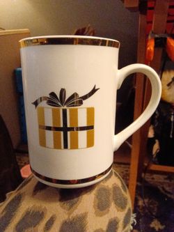 Discontinued American Atelier Gala (Pattern 5299) mug