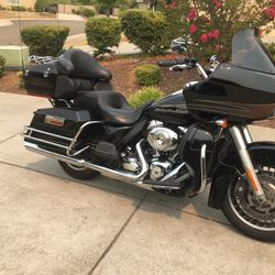 2011 Harley-Davidson Road W
