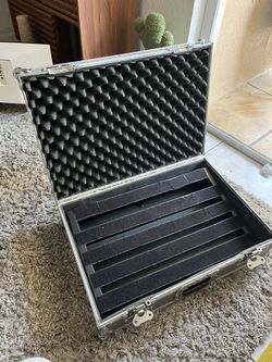 Pedaltrain NOVO 24 with Road Case