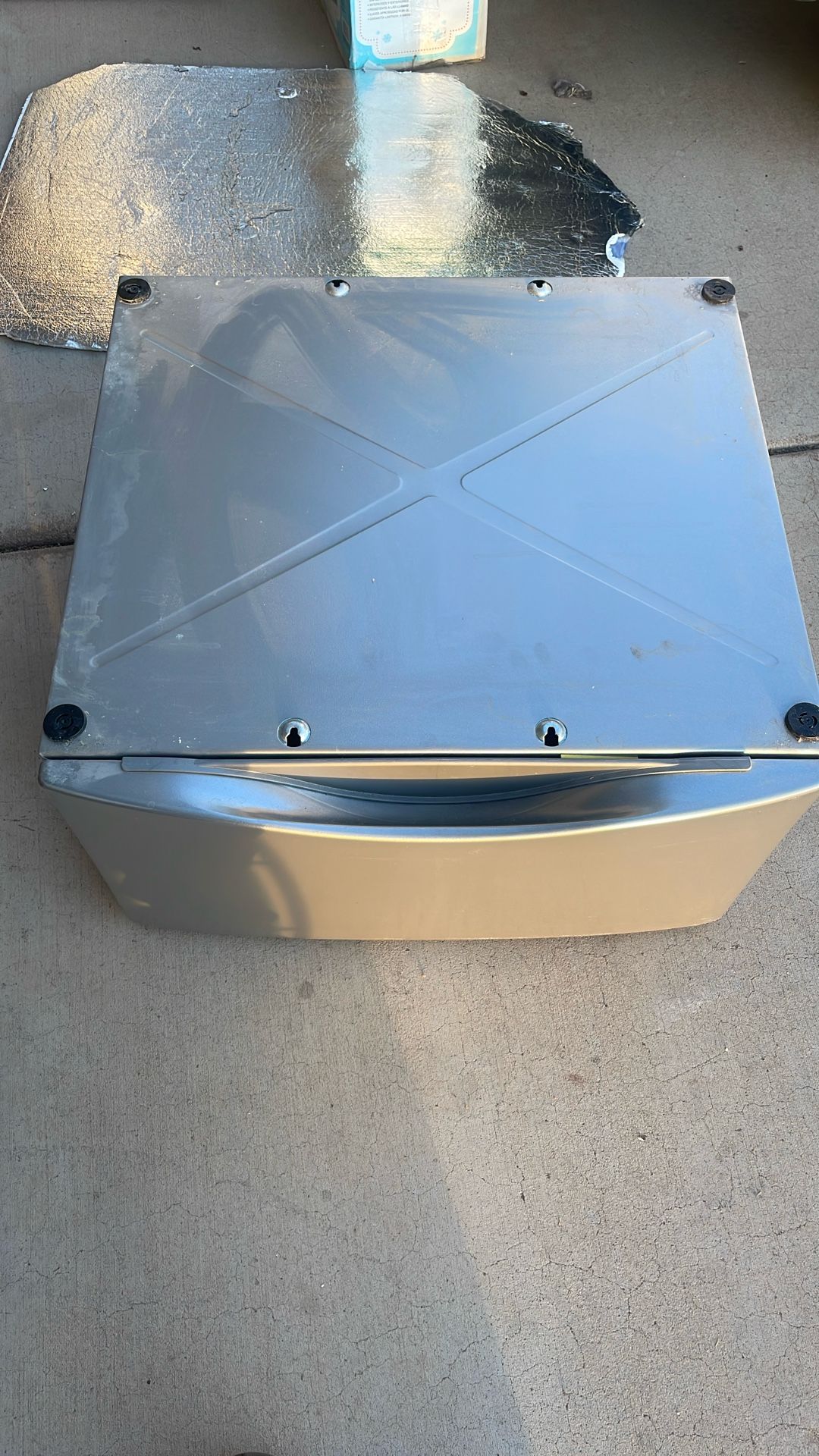 Whirlpool Washer/dryer Stand With Storage Drawer