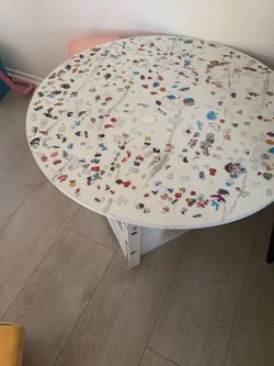 White Round center table