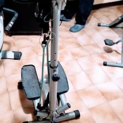 Sunny Health & Fitness SF-E905 Elliptical Machine Cross Trainer with 8 Level Resistance and Digital Monitor , Gray, White, 28 L x 17 W x 57 H

