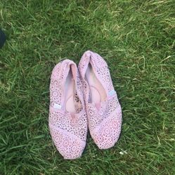 Bobs shoes size 6.5 women and youth very comfy cozy and cute