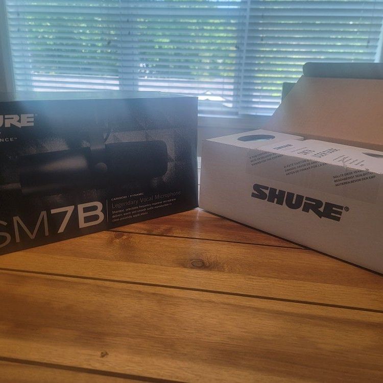 SHURE SM7B Microphone