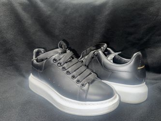 Alexander McQueen Oversized Sneakers – Black Leather – Authentic – Size 7