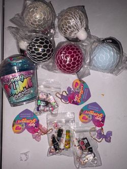 Mesh squeeze ball