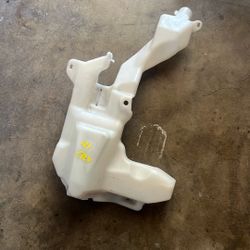 windshield Washer reservoir for Honda CRV 2021