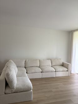 BRAND NEW SECTIONAL