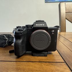 Sony A7R IV Full frame Mirror less camera 61 MP