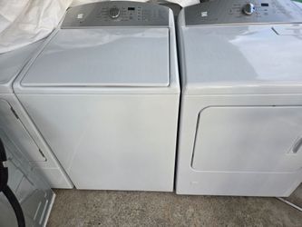 Like New Kenmore 600 HE Washer Dryer Gas Set