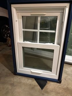 Vinyl horizontal slider window