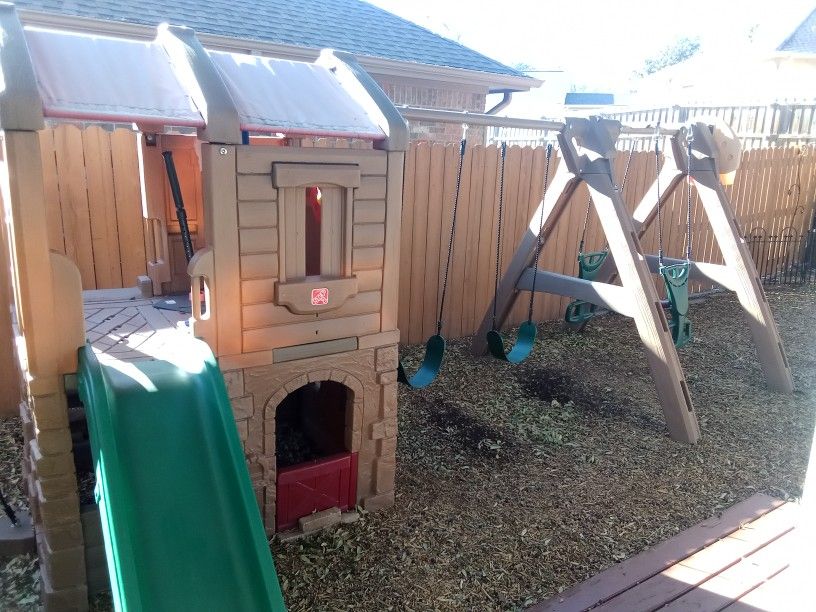 Step 2 Outdoor Playset With Slide And Basketball Hoop