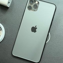 iPhone 11 Pro Max  , Unlocked   for all Company Carrier ,  Excellent Condition Like New 