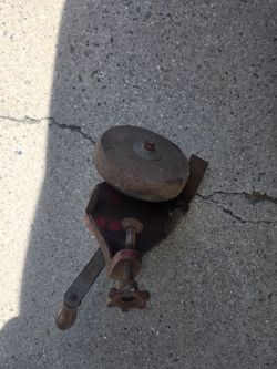 Vintage  hand crank grinder