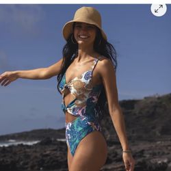 Lulus One Piece Swim Wear 🌸💗