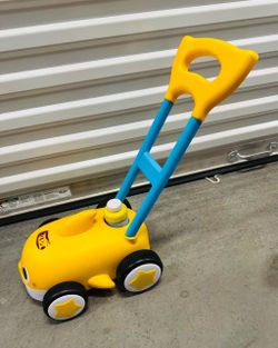 Yellow Baby Shark Push Bubble Kids Mower $10 - Does not come with Bubble Liquid -