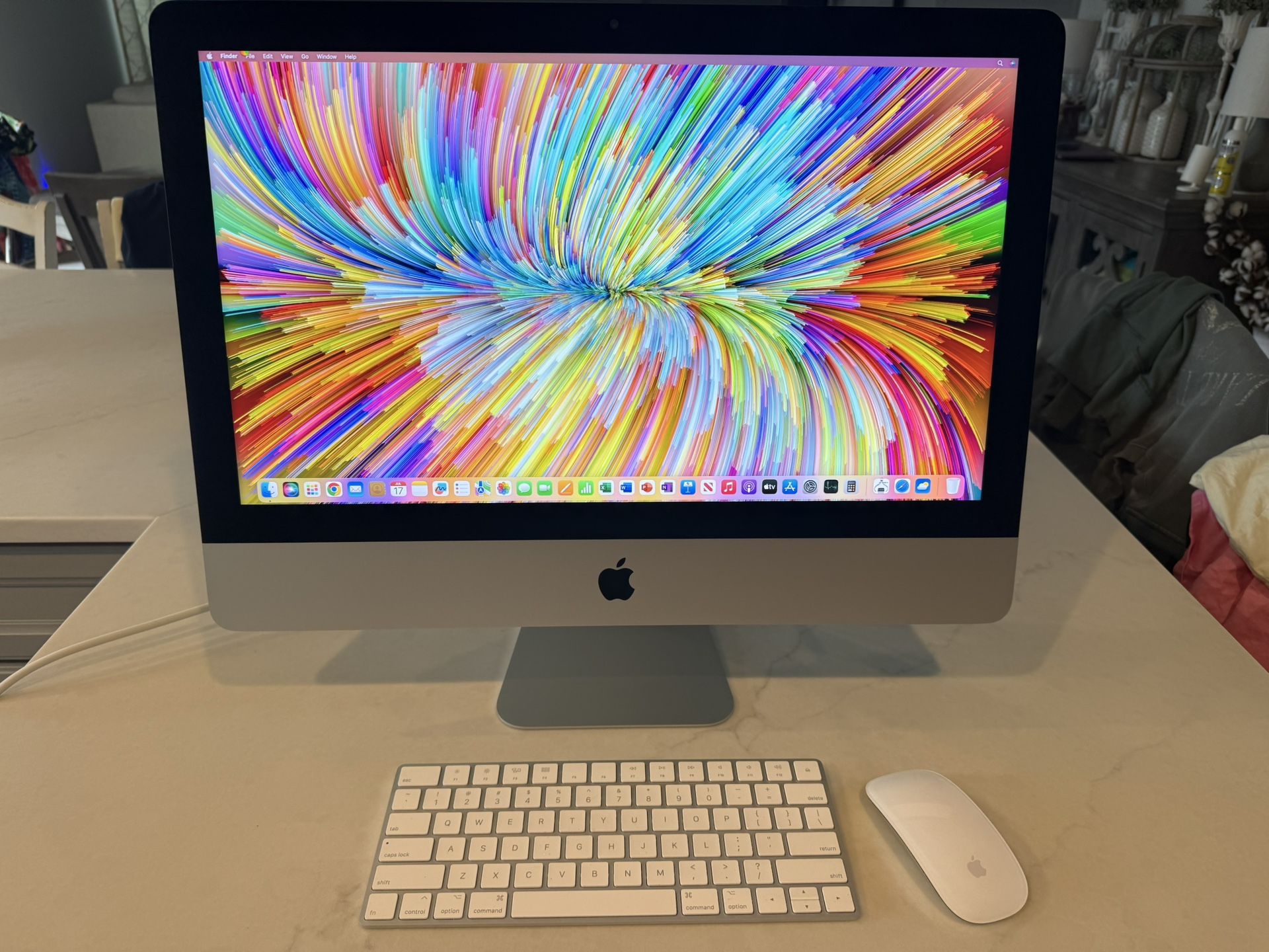 Apple iMac Desktop 4K retina Display 21.5 Inch, Tested And Working, Computer