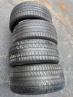 Set of 4 nice Pirelli scorpion zero 295/40/22 ( We install & balance)